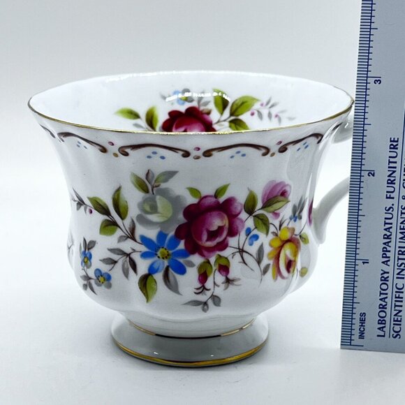 Royal Albert Jubilee Rose Vintage Teacup and Saucer - Picture 11 of 13